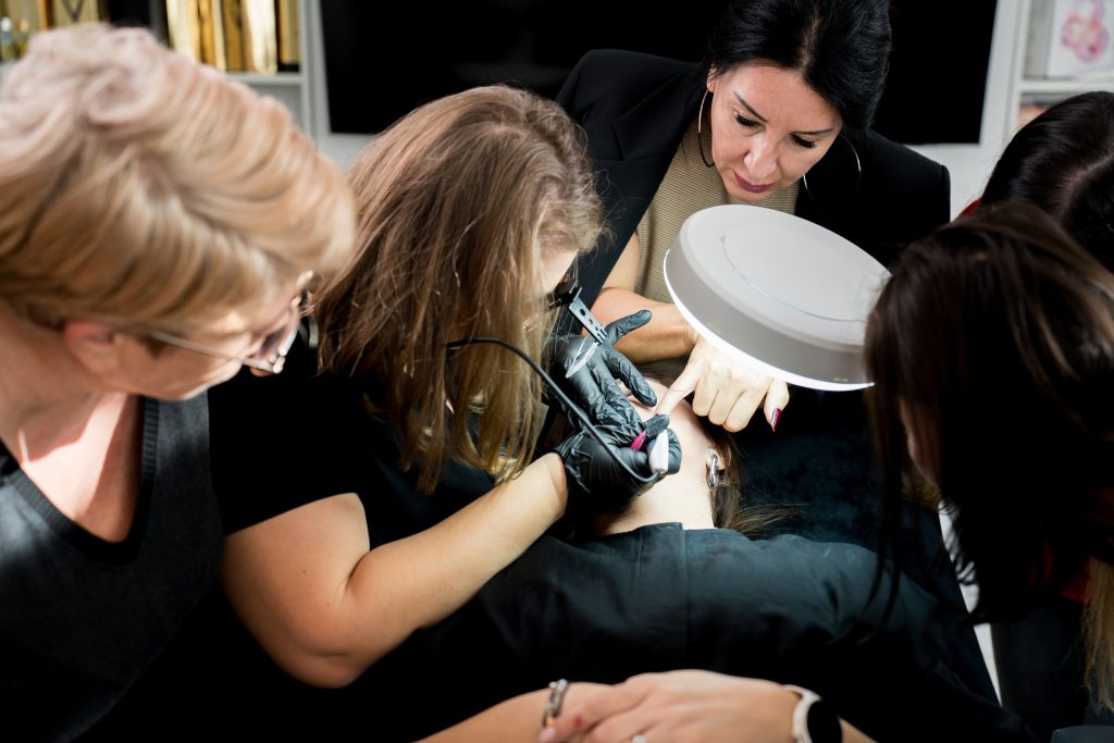 Andreea Mazilu - Cursuri electroliza electroepilare bucuresti