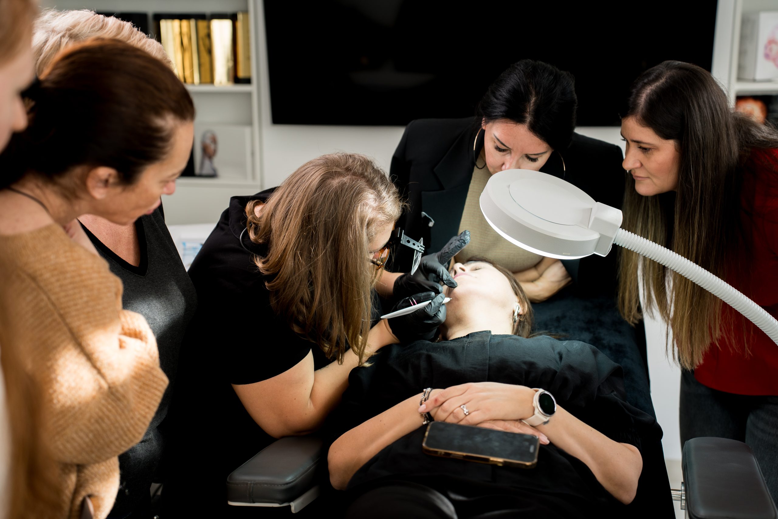 Andreea Mazilu - Cursuri Electroliză și Electroepilare București