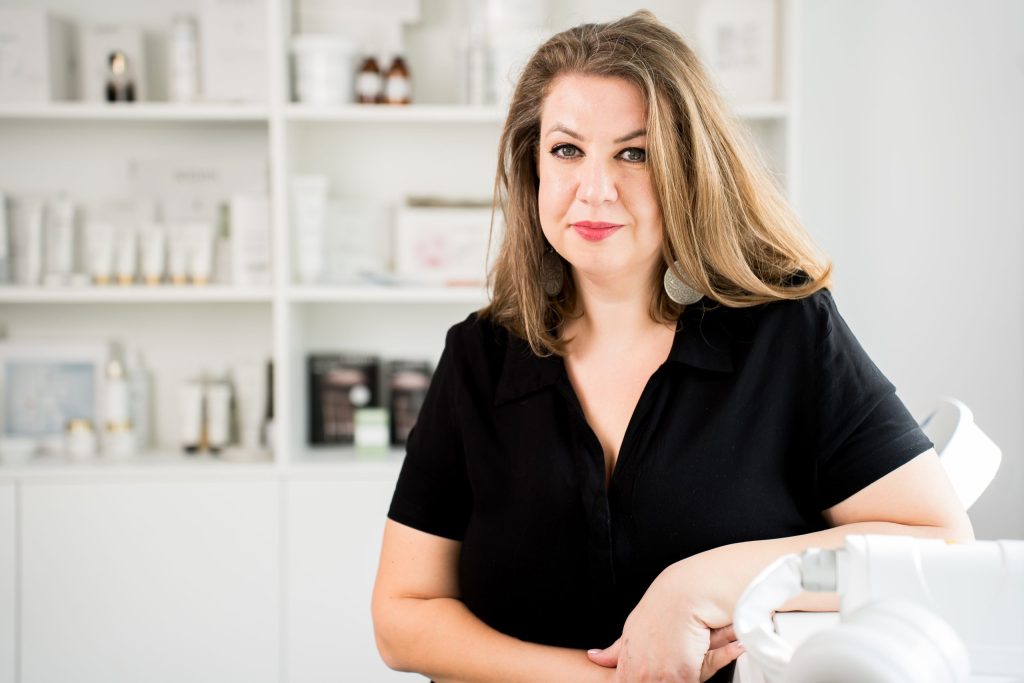 Andreea Mazilu - trainer expert în electroepilare și eelctroliză